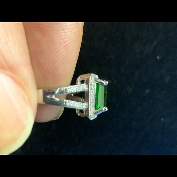 Ring - Picture 5 of 6